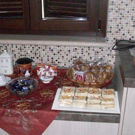 Bed and Breakfast Il Giardino Degli Ulivi Canneto  Екстер'єр фото