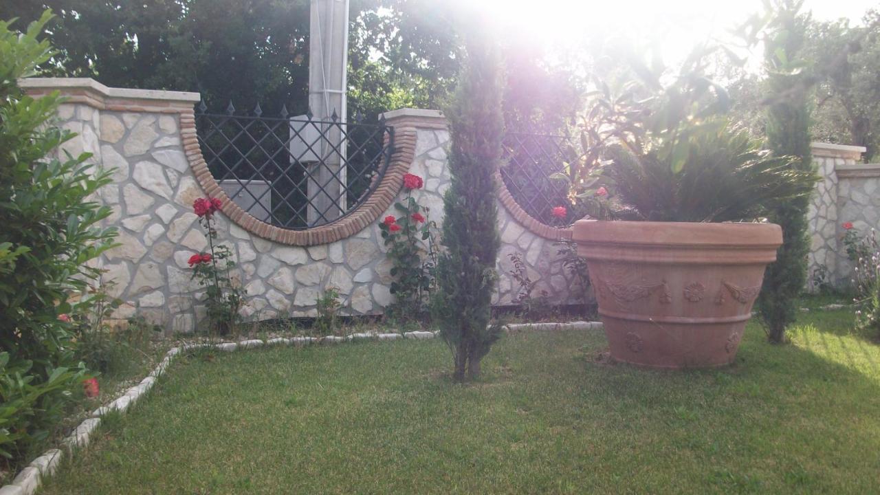 Bed and Breakfast Il Giardino Degli Ulivi Canneto  Екстер'єр фото