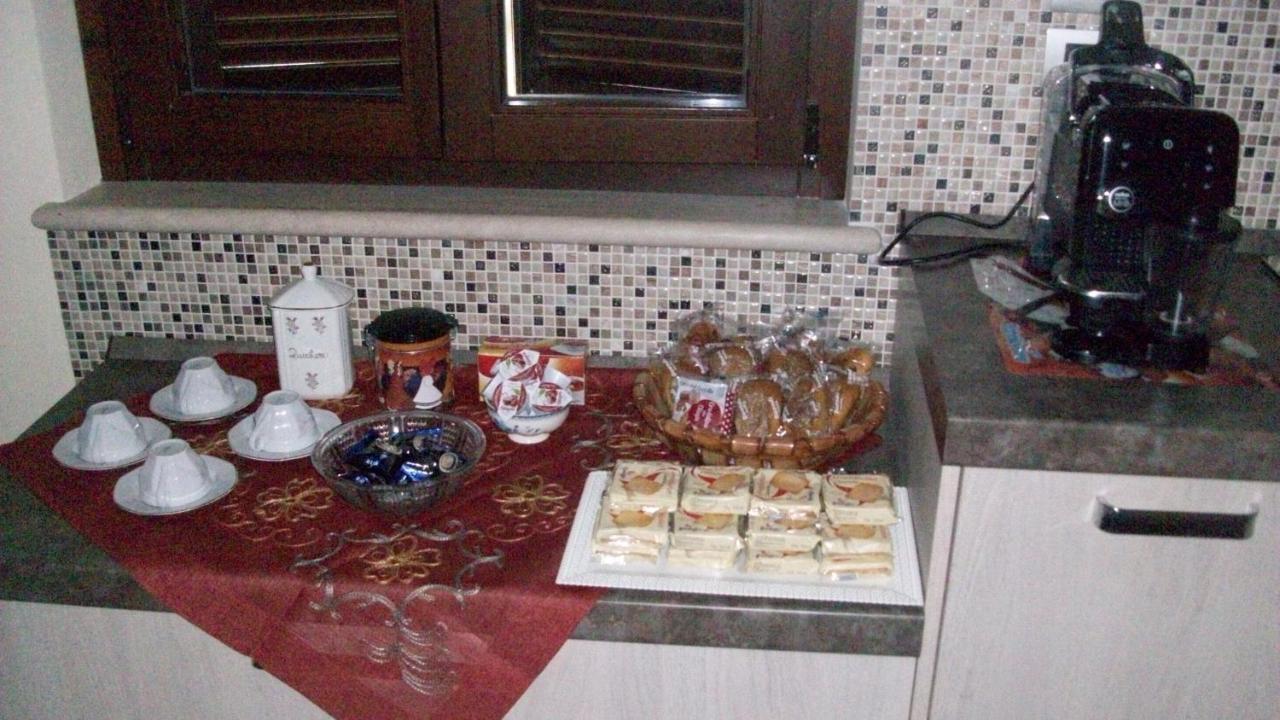 Bed and Breakfast Il Giardino Degli Ulivi Canneto  Екстер'єр фото