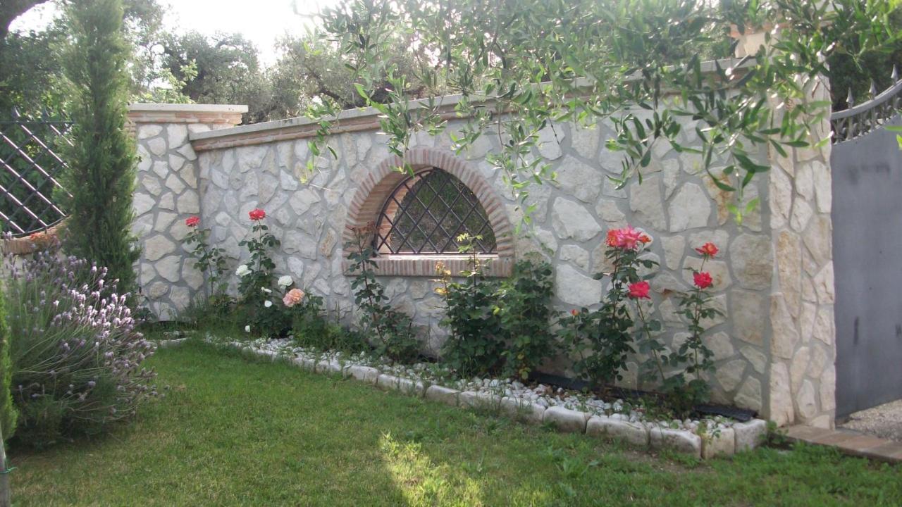 Bed and Breakfast Il Giardino Degli Ulivi Canneto  Екстер'єр фото