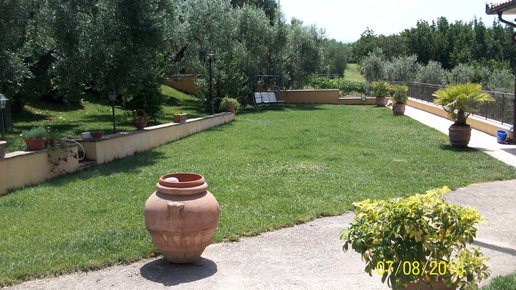 Bed and Breakfast Il Giardino Degli Ulivi Canneto  Екстер'єр фото